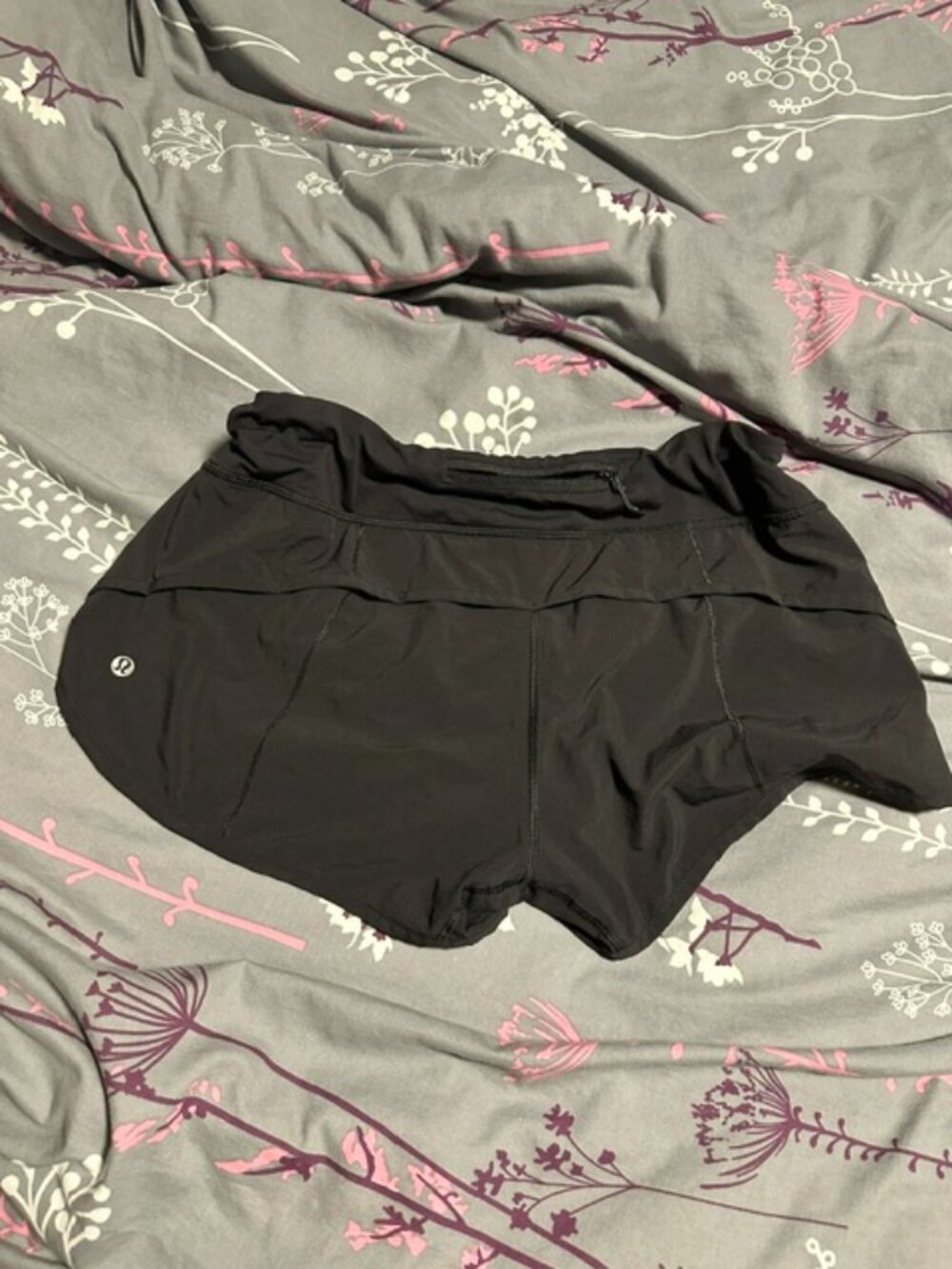 Lululemon black speed shorts size 8